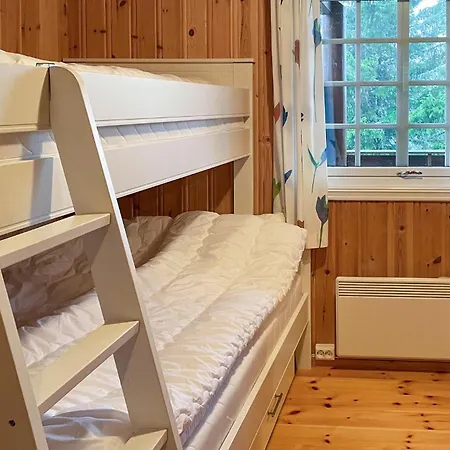 4 Bedroom Stunning In Vakantiehuis Sjusjoen